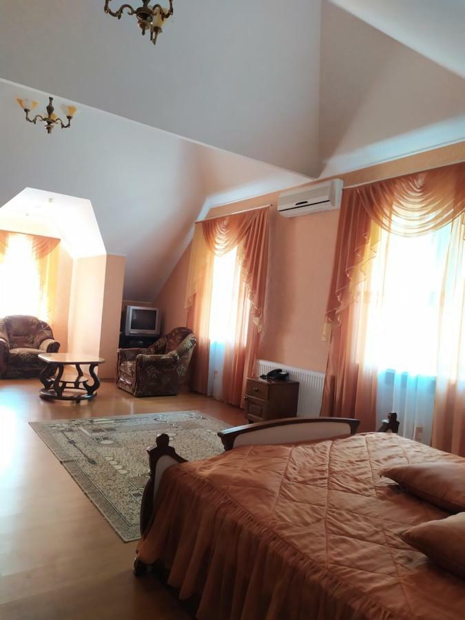 Svitlovodsʼk Hotel Tropicana מראה חיצוני תמונה