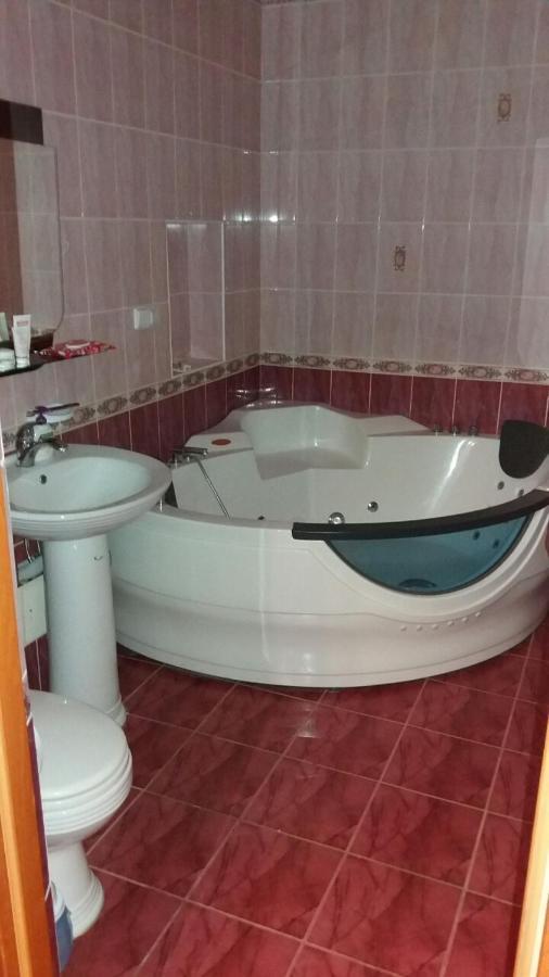 Svitlovodsʼk Hotel Tropicana חדר תמונה